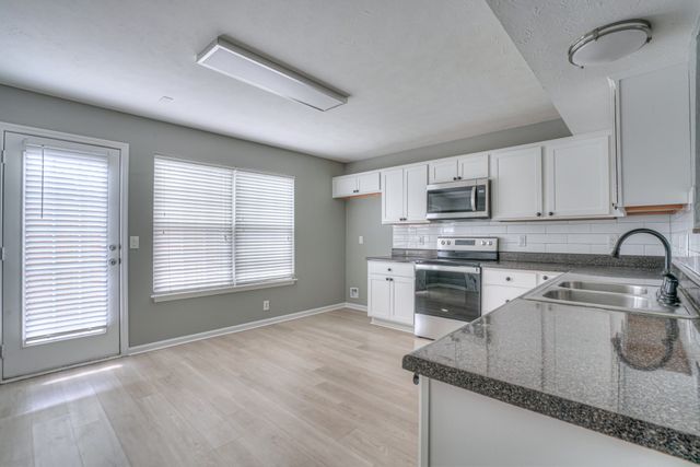 415 Arapaho Dr, Murfreesboro, TN 37128