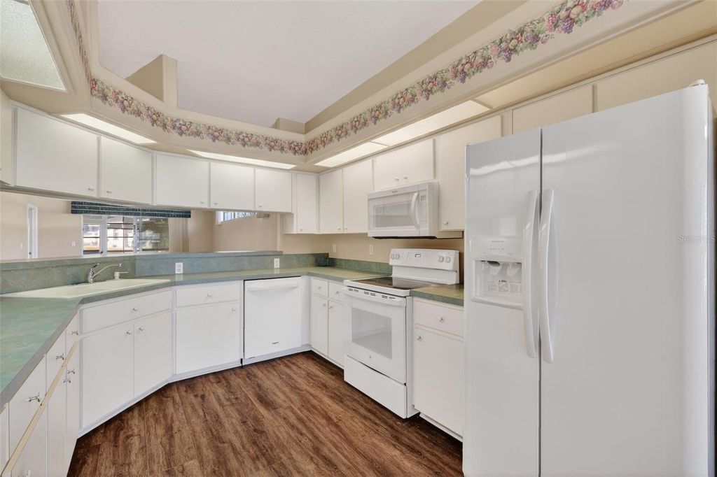 Image 21 of property listing at 21743 KING JOHN STREET, Leesburg, FL 34748