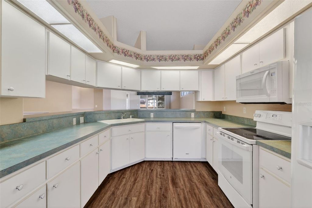 Image 22 of property listing at 21743 KING JOHN STREET, Leesburg, FL 34748