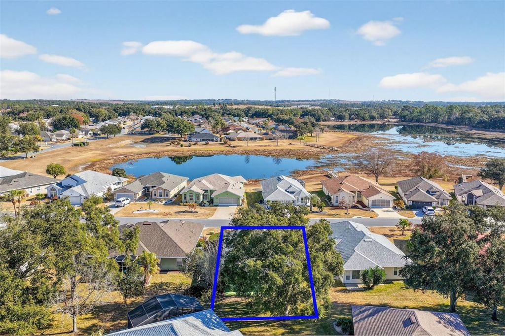 Image 6 of property listing at 21743 KING JOHN STREET, Leesburg, FL 34748