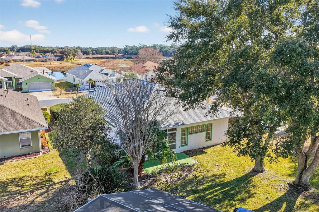 Image 7 of property listing at 21743 KING JOHN STREET, Leesburg, FL 34748