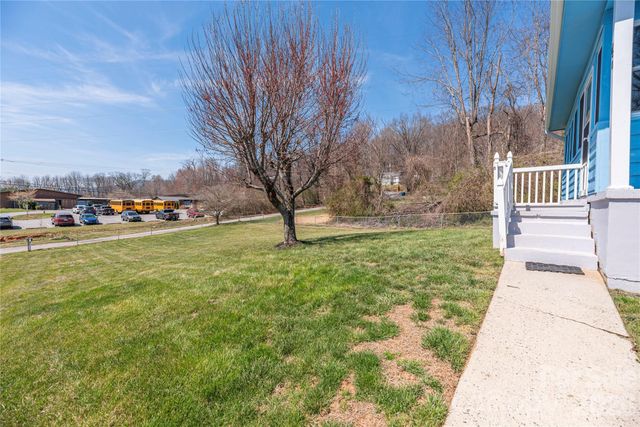 40 Warner Road, Canton, NC 28716