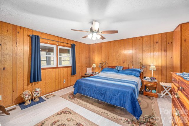 40 Warner Road, Canton, NC 28716