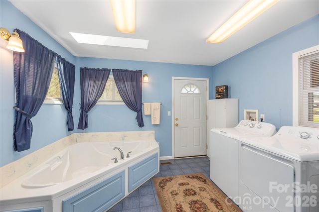 40 Warner Road, Canton, NC 28716