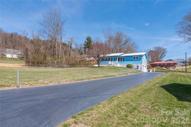 40 Warner Road, Canton, NC 28716