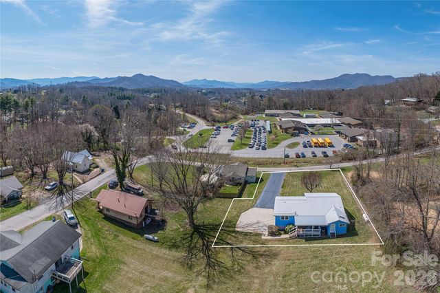40 Warner Road, Canton, NC 28716