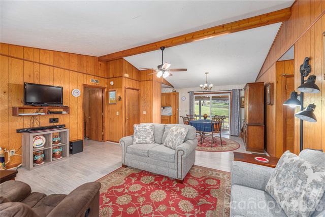 40 Warner Road, Canton, NC 28716
