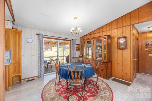 40 Warner Road, Canton, NC 28716