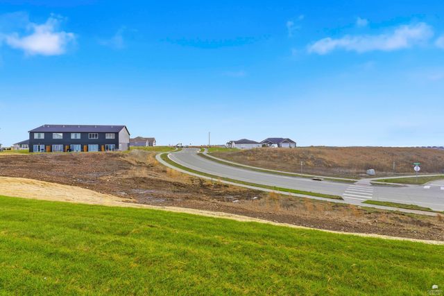 5625 Goheen Drive, Manhattan, KS 66503