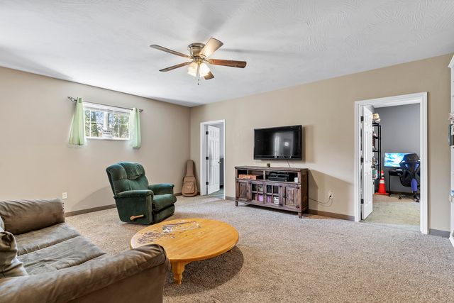 1092 Blackjack School Road, Marionville, MO 65705