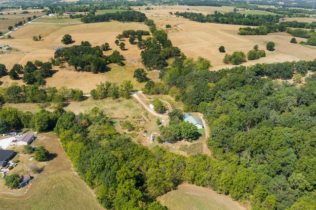 1092 Blackjack School Road, Marionville, MO 65705