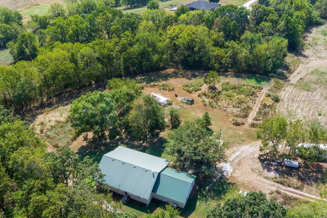 1092 Blackjack School Road, Marionville, MO 65705