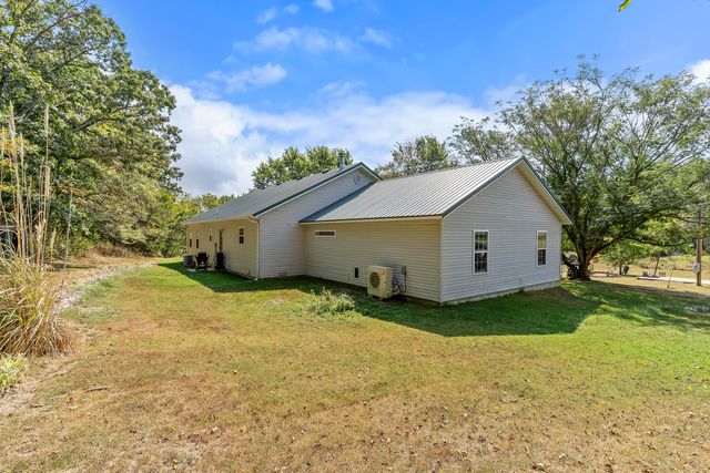 1092 Blackjack School Road, Marionville, MO 65705
