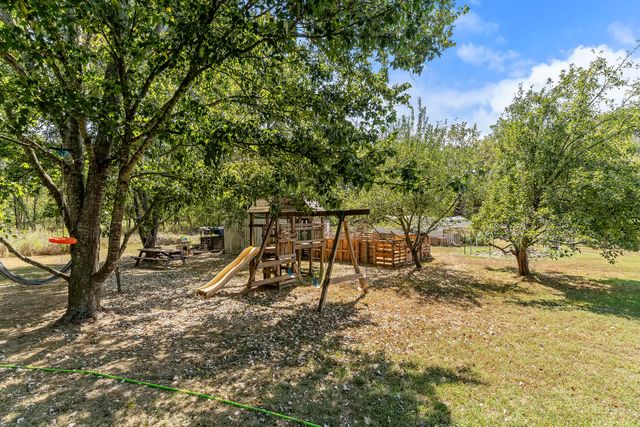 1092 Blackjack School Road, Marionville, MO 65705