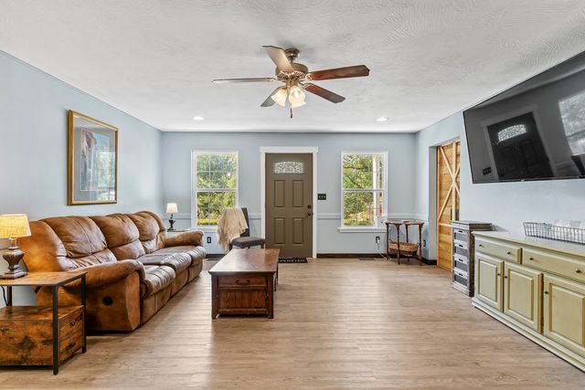 1092 Blackjack School Road, Marionville, MO 65705
