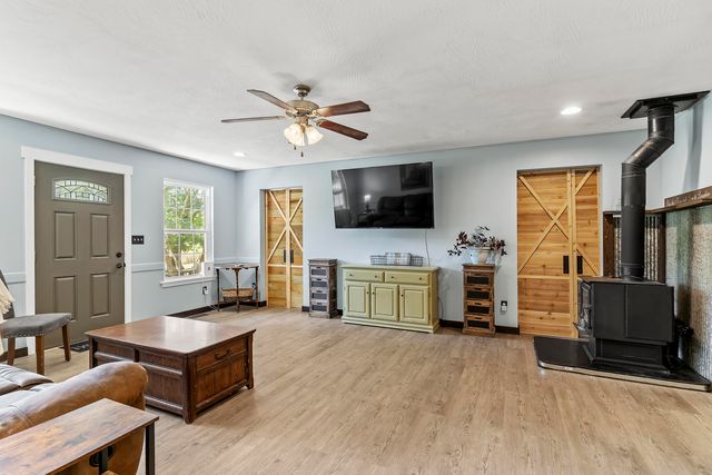 1092 Blackjack School Road, Marionville, MO 65705