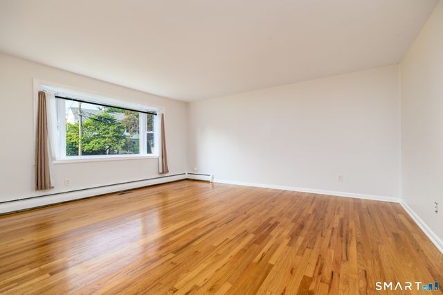 32 Hackett Circle North, Stamford, CT 06906