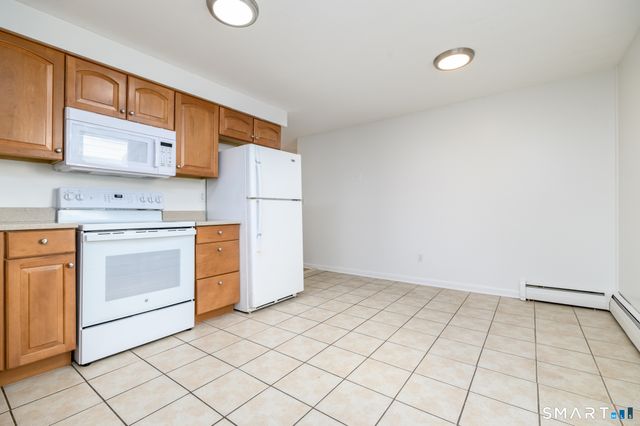 32 Hackett Circle North, Stamford, CT 06906