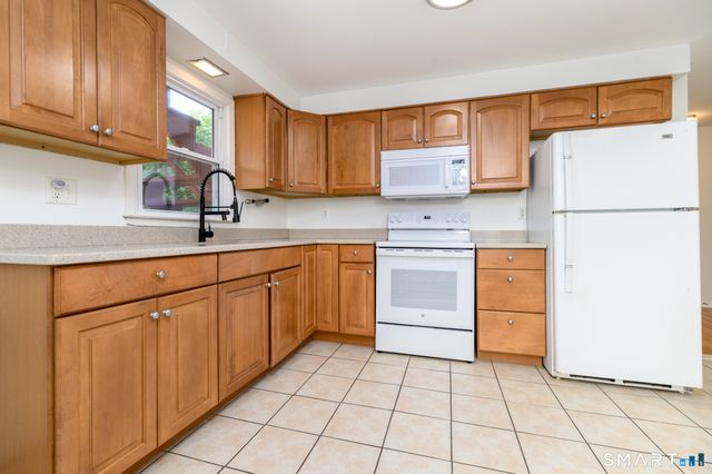 32 Hackett Circle North, Stamford, CT 06906