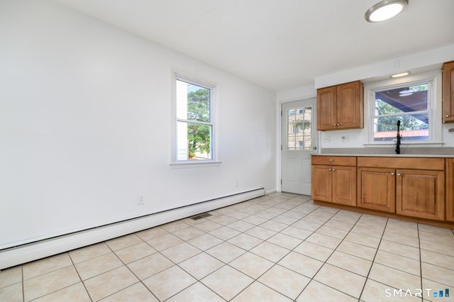 32 Hackett Circle North, Stamford, CT 06906