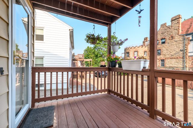 32 Hackett Circle North, Stamford, CT 06906