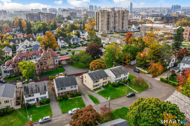 32 Hackett Circle North, Stamford, CT 06906