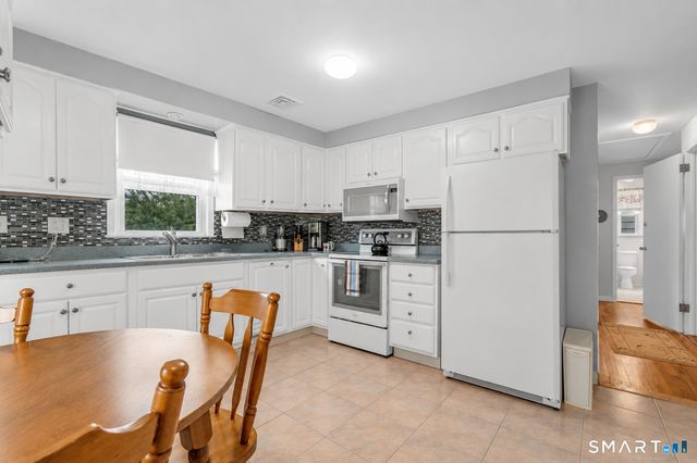 32 Hackett Circle North, Stamford, CT 06906