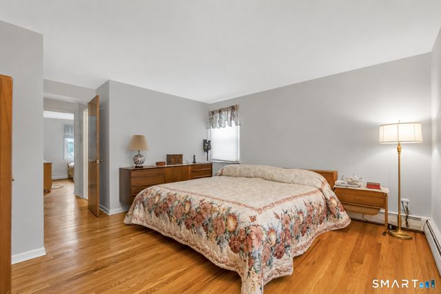 32 Hackett Circle North, Stamford, CT 06906
