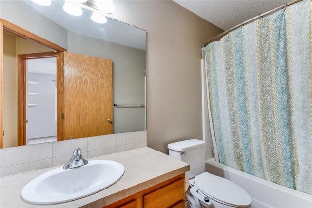 2206 E Myrtlewood, Derby, KS 67037