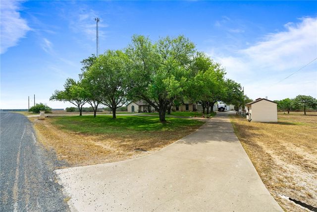 345 Trail Ridge Dr, Sandia, TX 78383