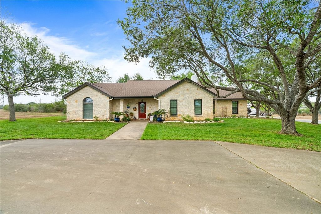 345 Trail Ridge Dr, Sandia, TX 78383