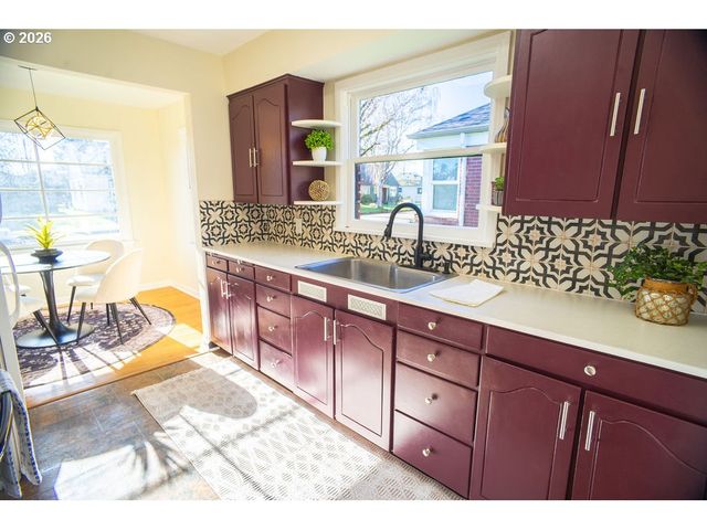 118 E 38TH St, Vancouver, WA 98663