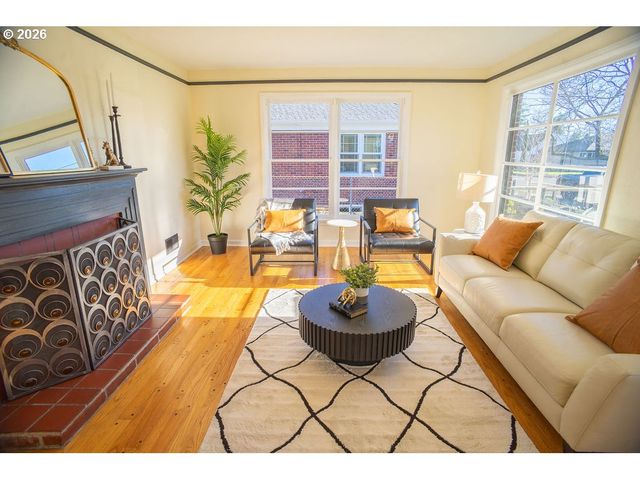 118 E 38TH St, Vancouver, WA 98663