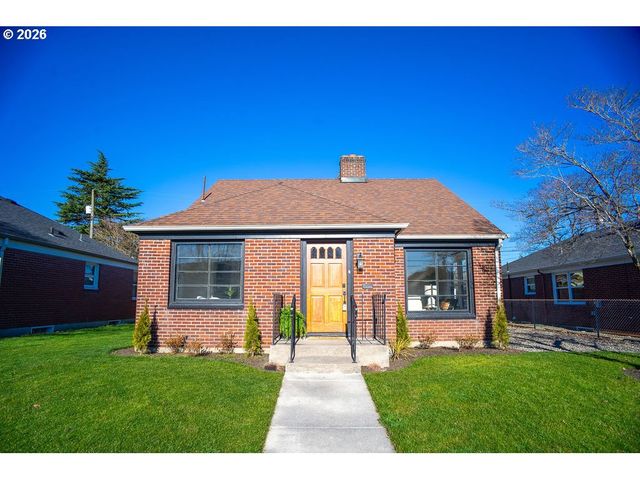 118 E 38TH St, Vancouver, WA 98663