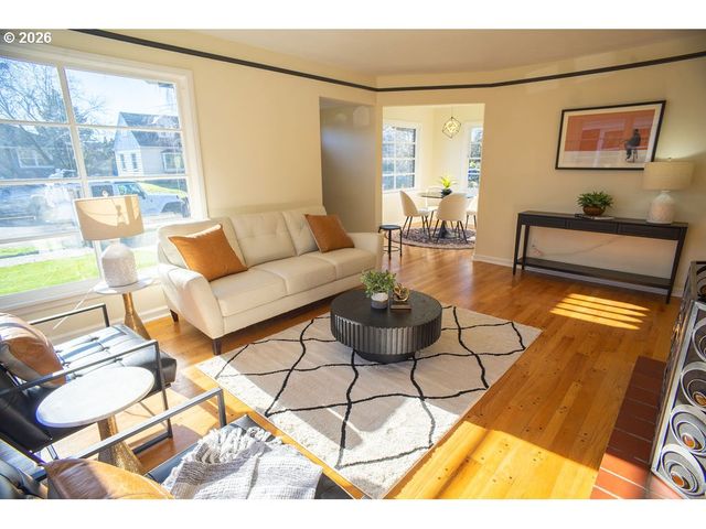 118 E 38TH St, Vancouver, WA 98663