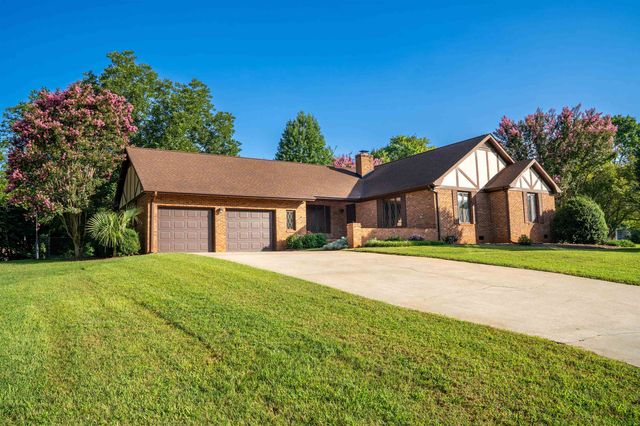 32 Nichols Drive, Inman, SC 29349