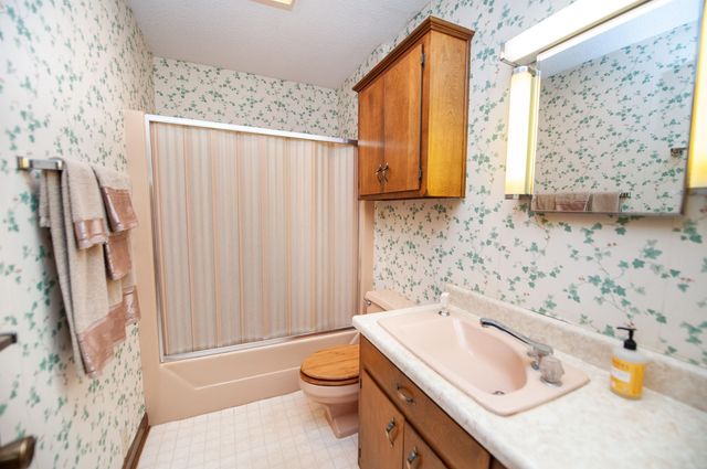 32 Nichols Drive, Inman, SC 29349