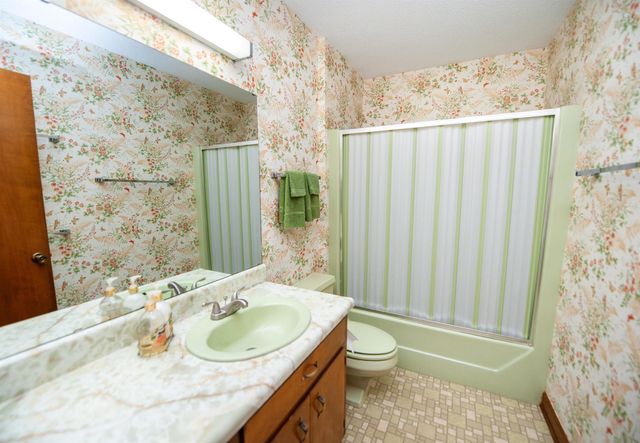 32 Nichols Drive, Inman, SC 29349