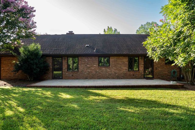 32 Nichols Drive, Inman, SC 29349