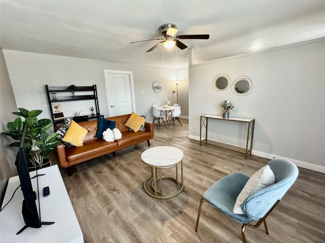 6705 Fairway Drive 2, Houston, TX 77087