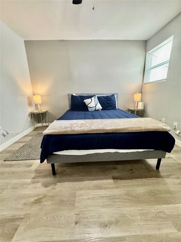 6705 Fairway Drive 2, Houston, TX 77087