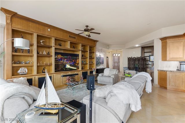 9101 Alta Drive 307, Las Vegas, NV 89145