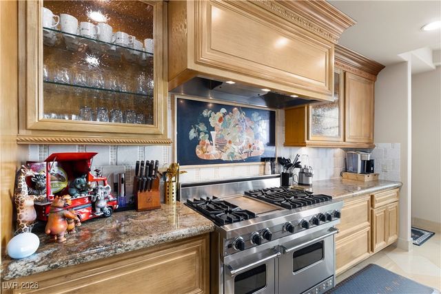 9101 Alta Drive 307, Las Vegas, NV 89145