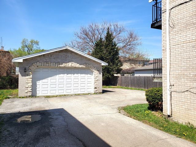12230 S McDaniels Street, Alsip, IL 60803