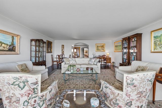 180 Beacon 9G, Boston, MA 02116