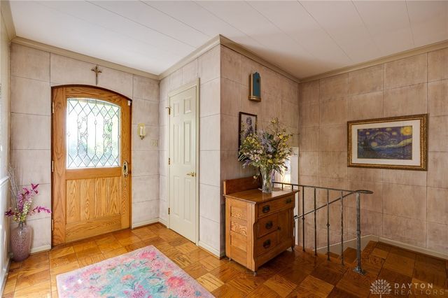 215 Colonial Lane, Washington Twp, OH 45429