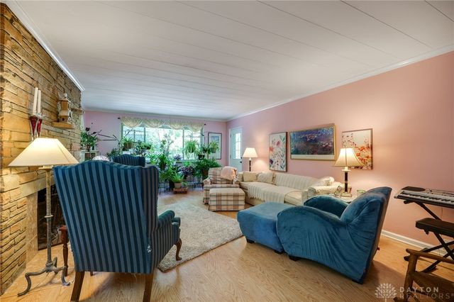 215 Colonial Lane, Washington Twp, OH 45429