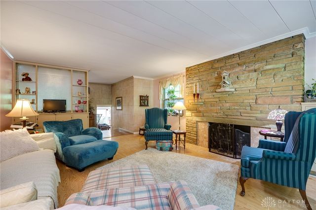 215 Colonial Lane, Washington Twp, OH 45429