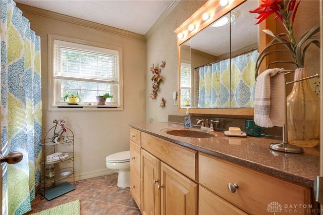 215 Colonial Lane, Washington Twp, OH 45429