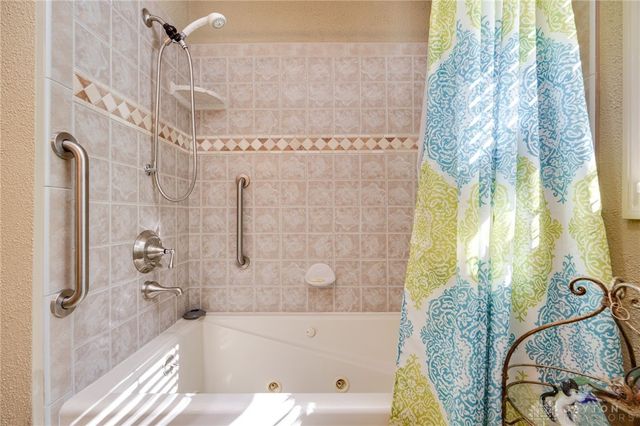 215 Colonial Lane, Washington Twp, OH 45429